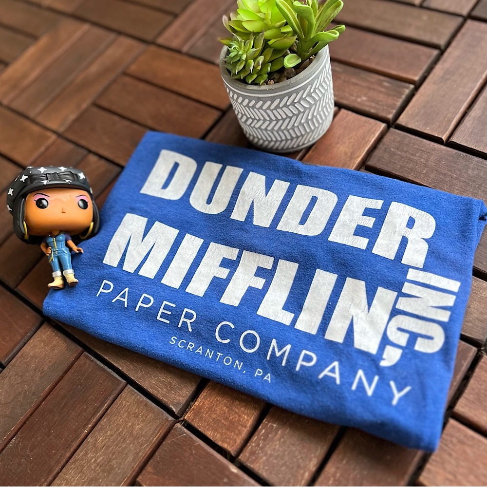 ✨EUC✨ The Office’ Women’s Shirt (SM) & Funko Pop! Vinyl Kelly Kapoor Figurine